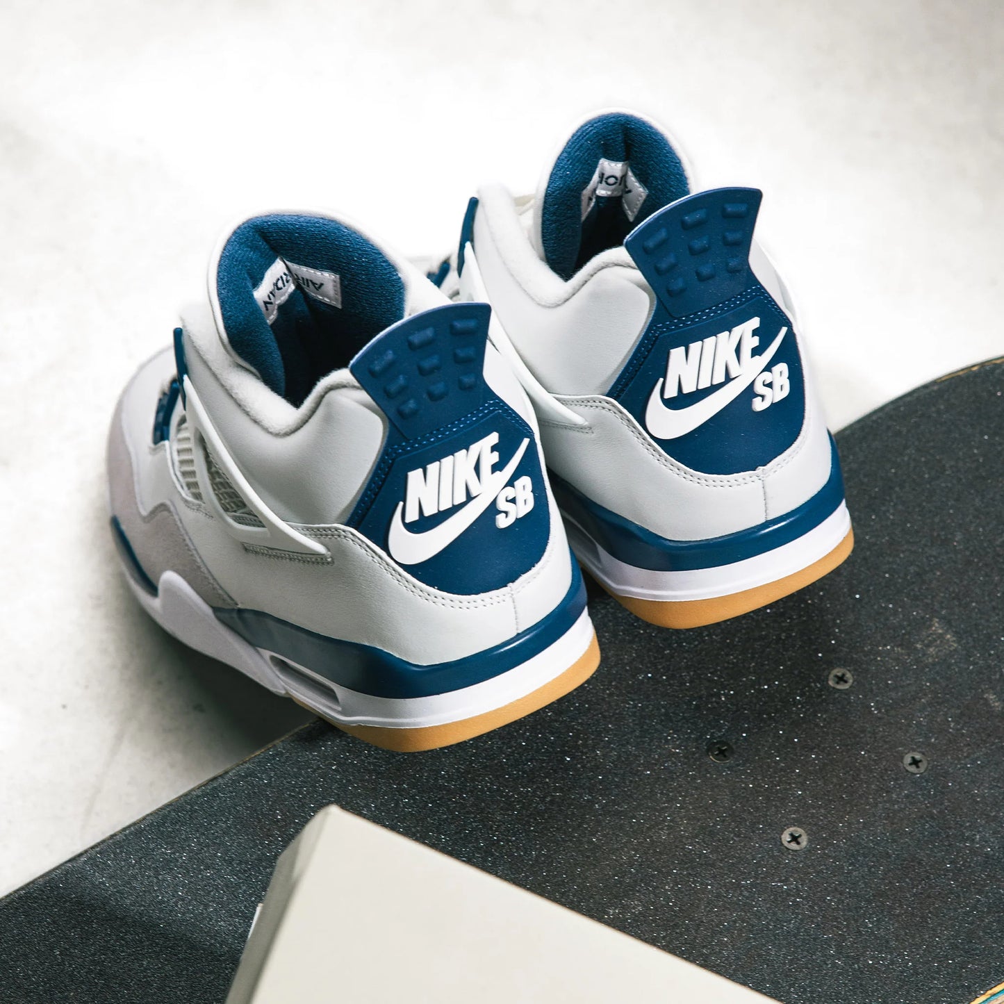 Nike Air Jordan 4 Retro SB ‘Navy’ Men’s